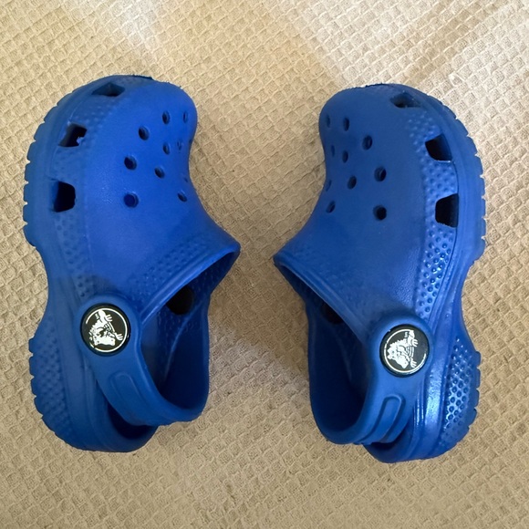 Kids Blue Crocs - Picture 4 of 4